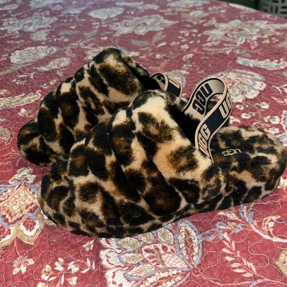 UGG Australia Fluff NEW NEVER WORN - Picture 2 of 3